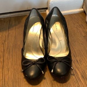 Tahari Pumps